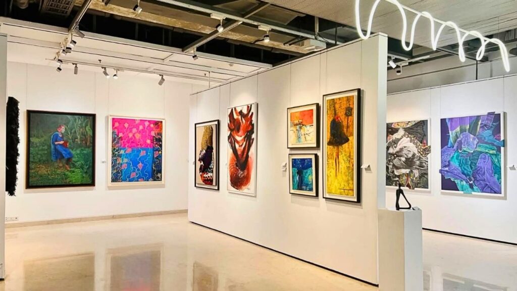 An Exuberance of Strength Within Softness Lobongolotika and the Artistic Expression of Womens Independent Selves gallery halkhata3