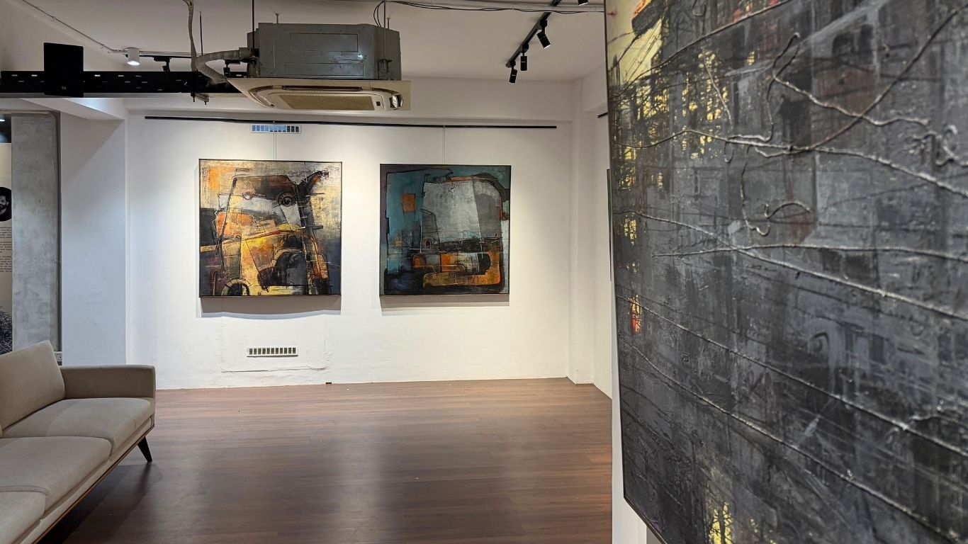 The Anatomy of a Moving City Kuntal Barai’s ‘Anatomy of Transit’ gallery halkhata
